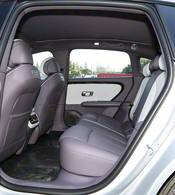 NEVO Q05 Rear